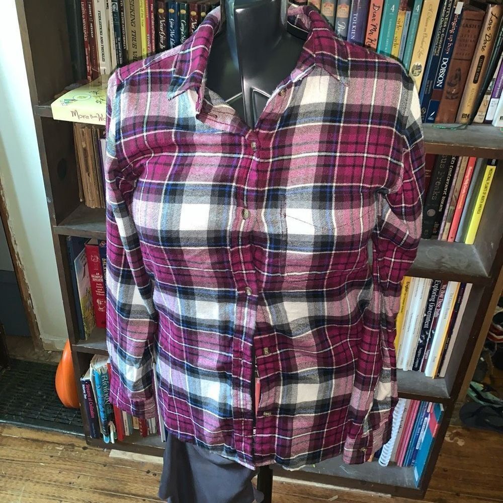 American Eagle Ah-mazingly soft pink plaid flannel S button down shirt